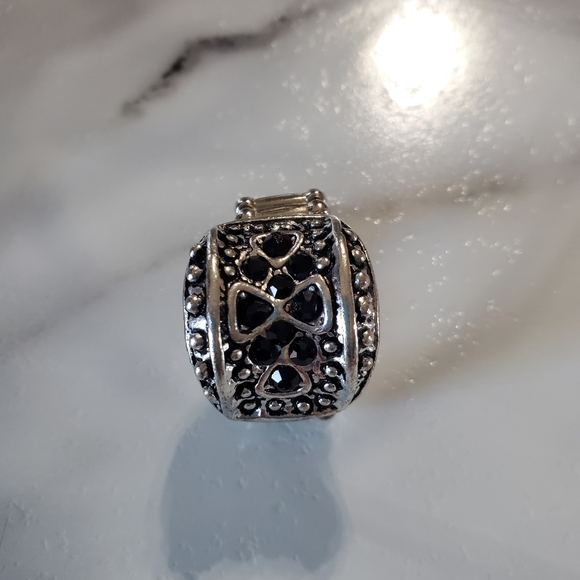 Silver Tone and Black Jewels Stretch Band Ring 💥3 for $24💥 - Picture 7 of 16